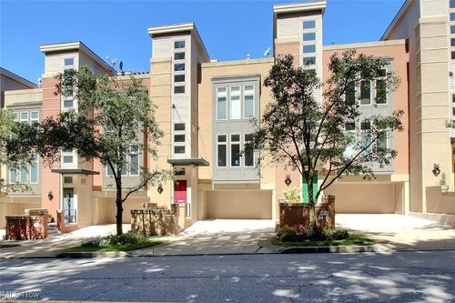 2339 Edgehill Rd, Cleveland, OH, 44106-2331 | Card Image