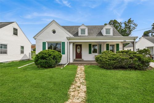 137 19th Avenue Sw, Cedar Rapids, IA, 52404 | Card Image