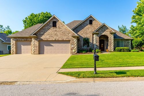 5207 Thornbrook Pkwy, COLUMBIA, MO, 65203-9084 | Card Image