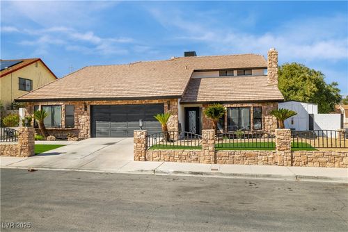 3911 Kamden Way, Las Vegas, NV, 89119-5142 | Card Image