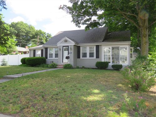 812 East St, Dedham, MA, 02026-5022 | Card Image