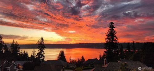 535 208th Ave Ne, Sammamish, WA, 98074-6919 | Card Image