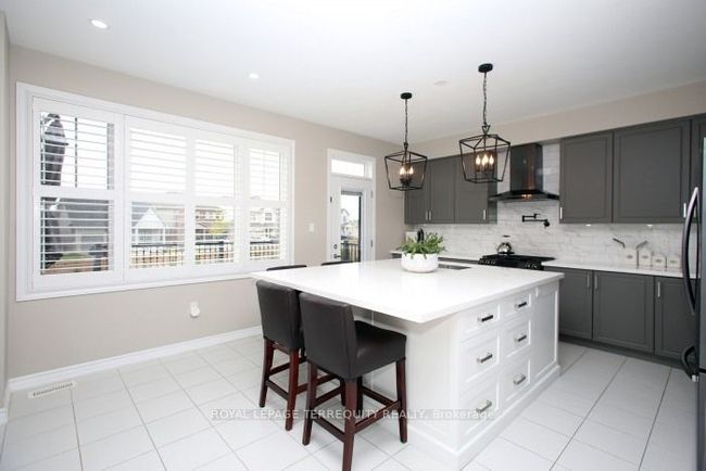 220 Harpin Way E, House other with 5 bedrooms, 4 bathrooms and 4 parking in Fergus ON | Image 12