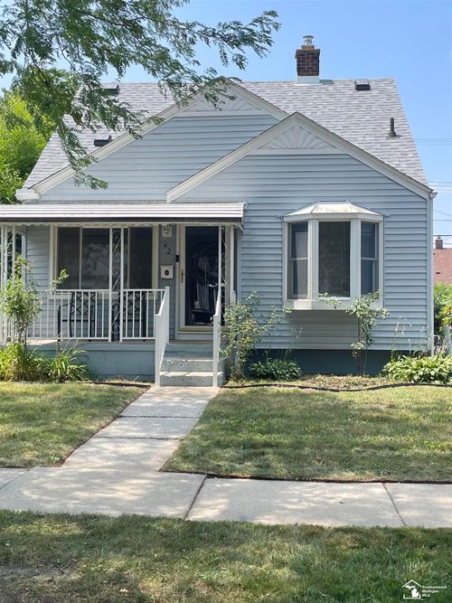 42 Cleveland St, Trenton, MI, 48183-1203 | Card Image