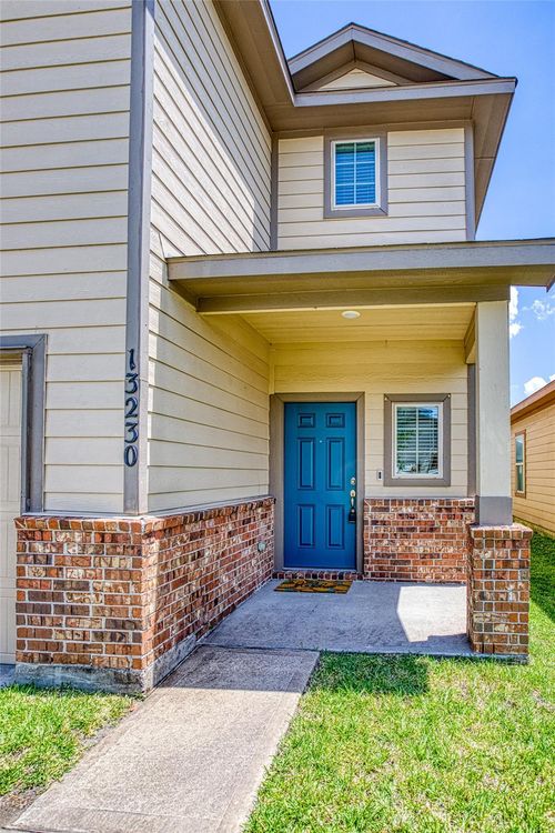 13230 Montane Manor Ln, Houston, TX, 77044-3207 | Card Image