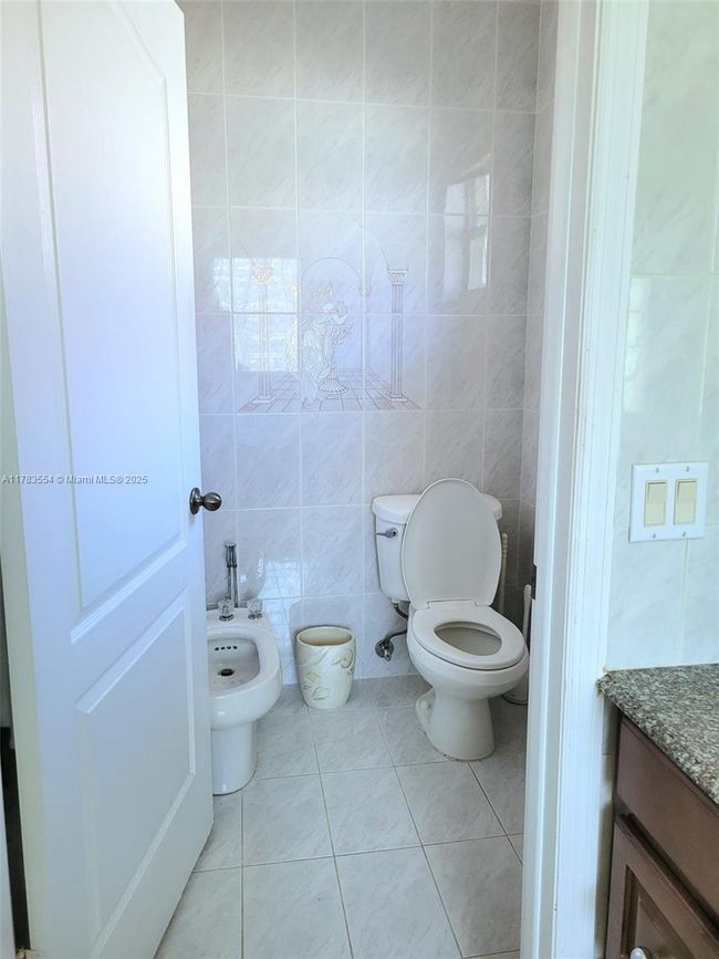 14246 Sw 21 St Ter, House other with 5 bedrooms, 3 bathrooms and null parking in Miami FL | Image 8