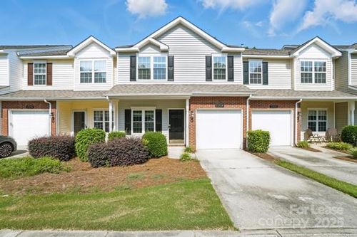 15554 Stronvar House Ln, Charlotte, NC, 28277-3196 | Card Image