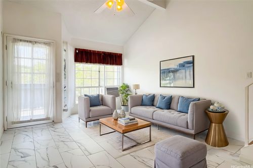 17v-500 Mananai Pl, Honolulu, HI, 96818-5303 | Card Image