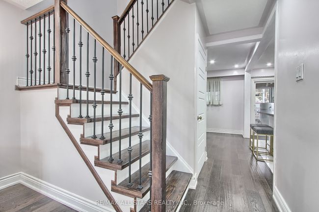 48 Archdekin Dr, House attached with 5 bedrooms, 3 bathrooms and 4 parking in Brampton ON | Image 12