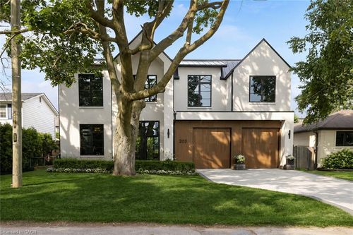 203 Weybourne Rd, Oakville, ON, L6K2T7 | Card Image