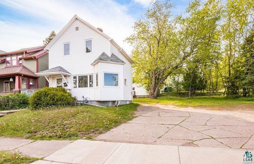 1027 E 9th St, Duluth, MN, 55805-1604 | Card Image