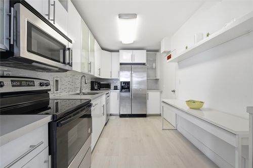 12f-3901 S Ocean Dr, Hollywood, FL, 33019 | Card Image