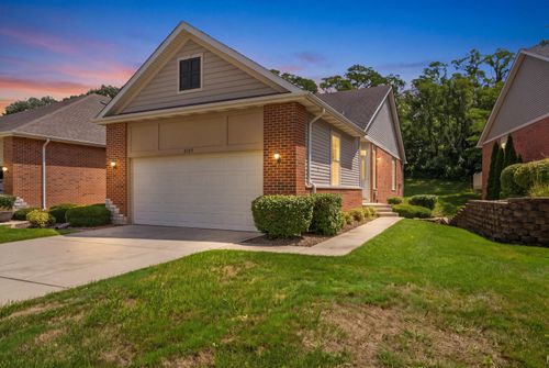 8789 Forest Glen Ct, Saint John, IN, 46373 | Card Image