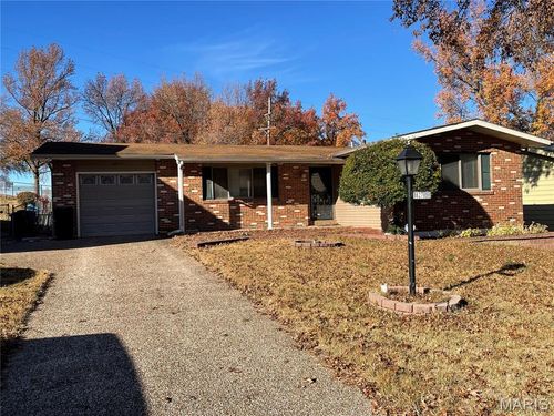 8827 Sumter Dr, Jennings, MO, 63136-2803 | Card Image