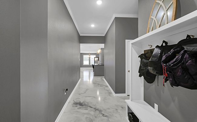 412 Travis Dr, House other with 4 bedrooms, 2 bathrooms and 2 parking in McGregor TX | Image 4