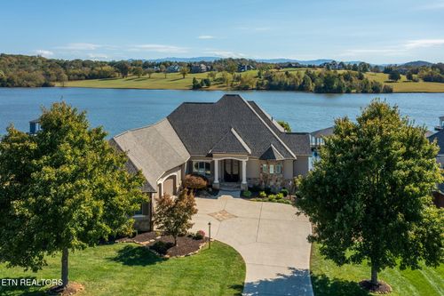 136 Hiwonihi Trl, Vonore, TN, 37885-2697 | Card Image