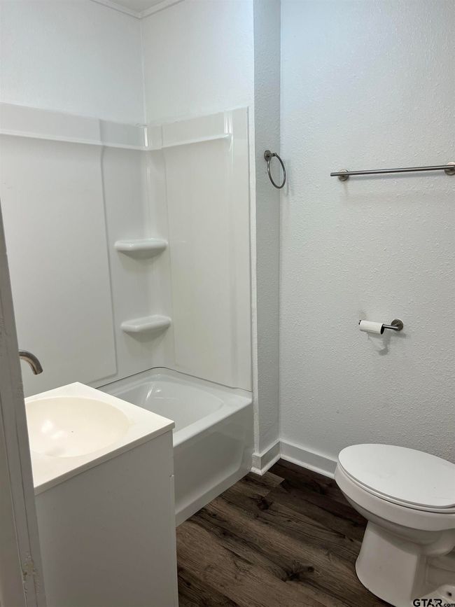 702 W Kilpatrick St, House other with 4 bedrooms, 3 bathrooms and null parking in Mineola TX | Image 4
