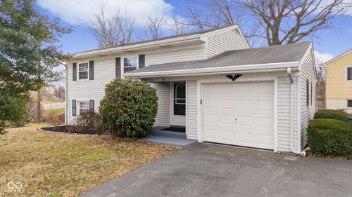 711 Navajo Dr, New Albany, IN, 47150-4020 | Card Image