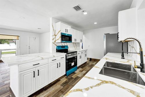 710 N 65th Ave, Hollywood, FL, 33024-7740 | Card Image