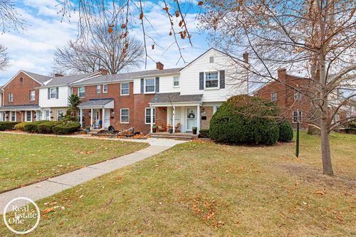 22967 Lakeshore Dr, Saint Clair Shores, MI, 48080-2716 | Card Image
