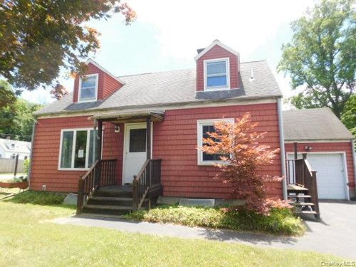 20 Farm Ln, Hyde Park, NY, 12538-1928 | Card Image