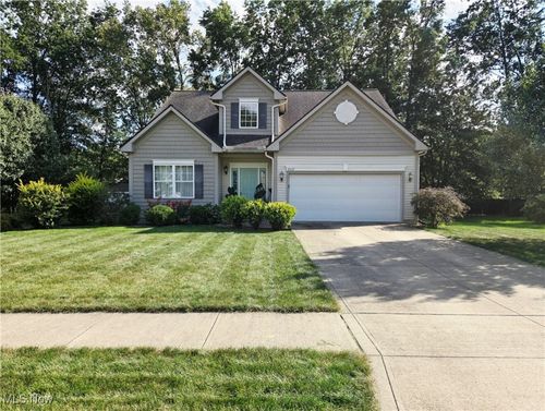 35177 Schoolhouse Ln, North Ridgeville, OH, 44039-4627 | Card Image