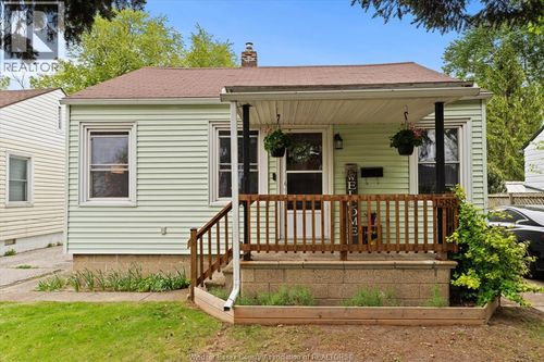 1588 Central Ave, Windsor, ON, N8Y3V8 | Card Image