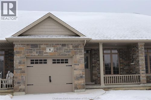 {{alt}} | Card Image