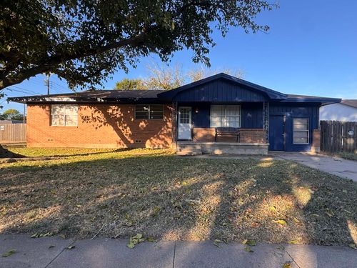 401 Vaughn St, Burkburnett, TX, 76354-1847 | Card Image