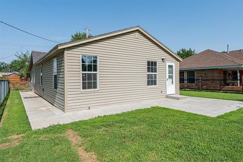 2518 N Adams St, Enid, OK, 73701-2122 | Card Image