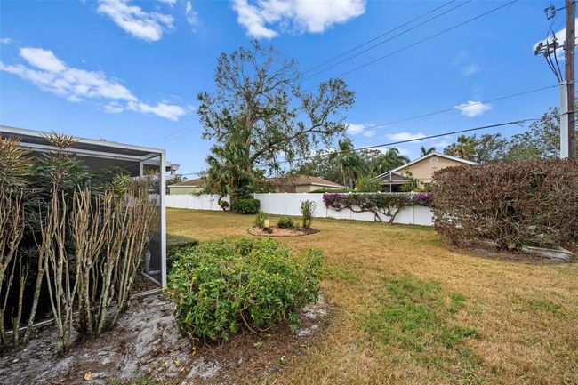 7460 W Country Club Dr N, Condo with 2 bedrooms, 2 bathrooms and null parking in Sarasota FL | Image 41