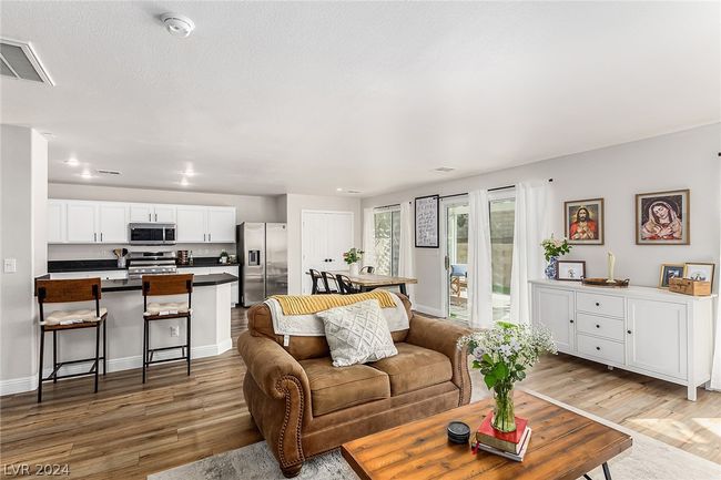 7805 Falling Pines Pl, House other with 4 bedrooms, 3 bathrooms and null parking in Las Vegas NV | Image 10