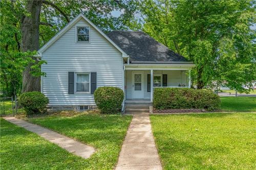 1812 E 12th St, Sedalia, MO, 65301-6375 | Card Image