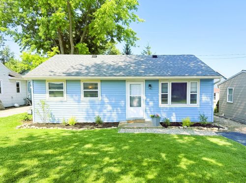 302 N Perryview Dr, Marblehead, OH, 43440-1123 | Card Image