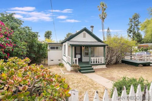 2924 Helix St, Spring Valley, CA, 91977-2727 | Card Image