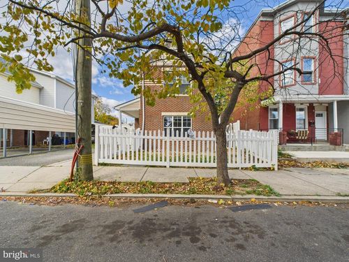 3951 Aspen St, PHILADELPHIA, PA, 19104-1669 | Card Image