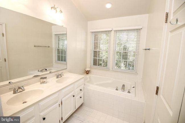 1392 Park Garden Ln, Townhouse with 3 bedrooms, 4 bathrooms and null parking in RESTON VA | Image 30