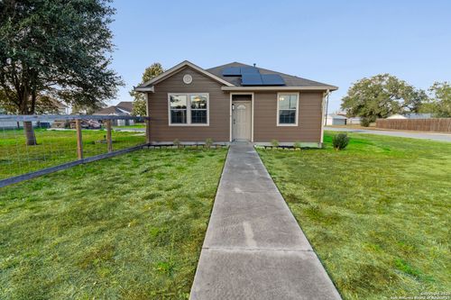 402 W Sullivan St, Skidmore, TX, 78389-3803 | Card Image