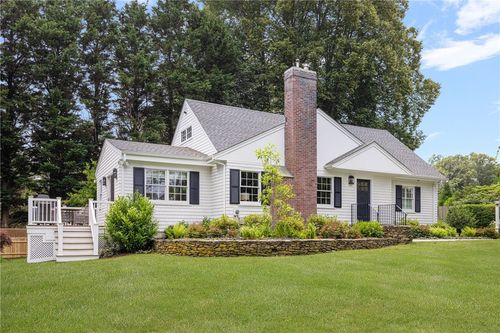 10 Linden Gate Ln, Newport, RI, 02840-3335 | Card Image