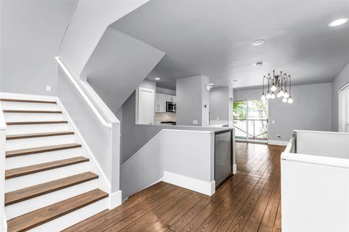 23-4213 Dickason Ave, Dallas, TX, 75219-3547 | Card Image