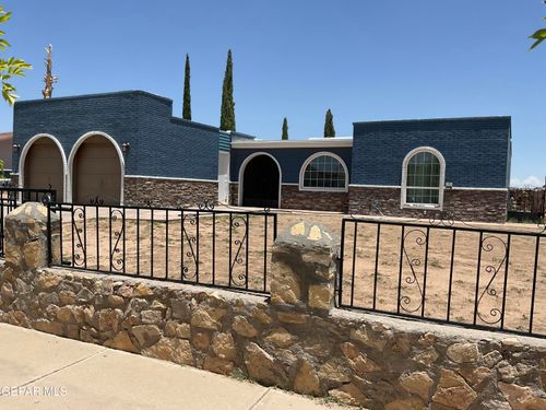 1516 Opossum Cir, Horizon City, TX, 79928-6916 | Card Image