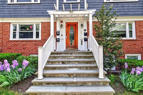2n-145 Butler Ave, Providence, RI, 02906-5331 | Card Image
