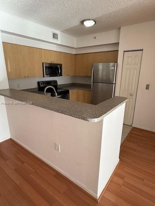 apt-205-8070 N Nob Hill Rd, Tamarac, FL, 33321-7407 | Card Image