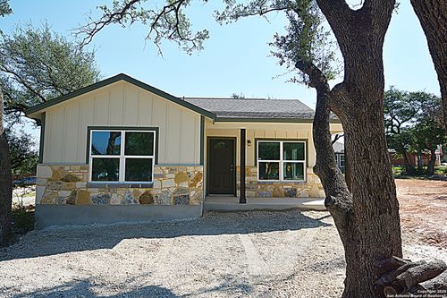 521 Lariat Pass, Spring Branch, TX, 78070-4585 | Card Image