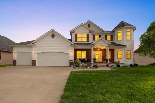5185 Elderton Dr, Marion, IA, 52302-8908 | Card Image