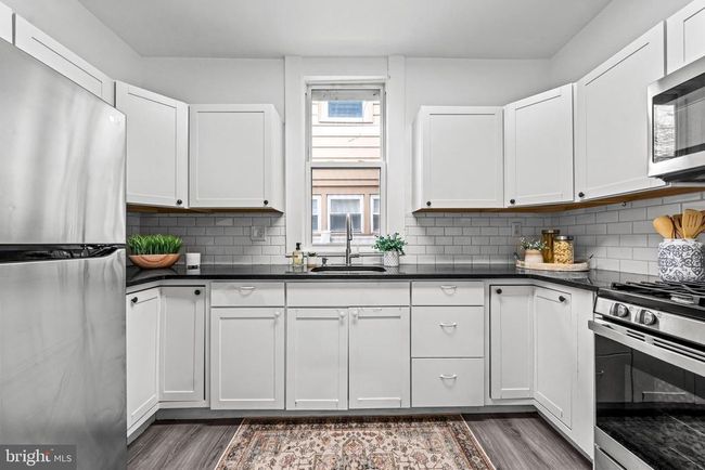 239 3 Rd St, Townhouse with 3 bedrooms, 1 bathrooms and null parking in GLOUCESTER CITY NJ | Image 8