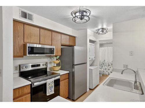 e207-2575 S Syracuse Way, Denver, CO, 80231-3880 | Card Image