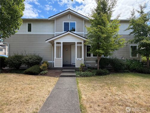 a-2045 Bobs Hollow Ln, Dupont, WA, 98327-6702 | Card Image