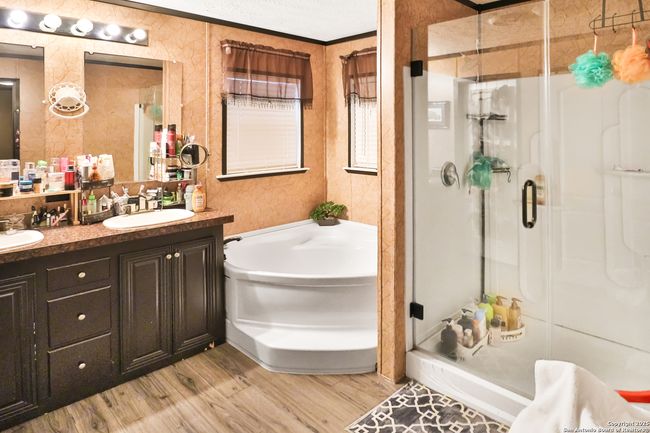 22902 Sweet Liberty, House other with 3 bedrooms, 5 bathrooms and null parking in Elmendorf TX | Image 9