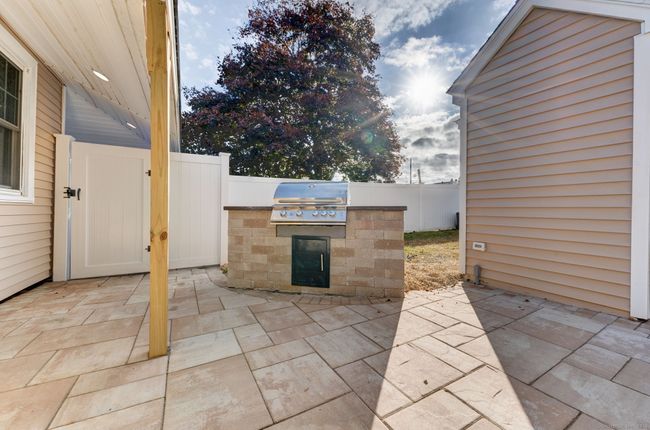 308 Old Colony Rd, House other with 2 bedrooms, 1 bathrooms and 6 parking in Old Lyme CT | Image 7